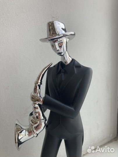 Сувенир статуэтка саксофонист