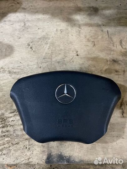 Подушка безопасности водителя Mercedes-Benz