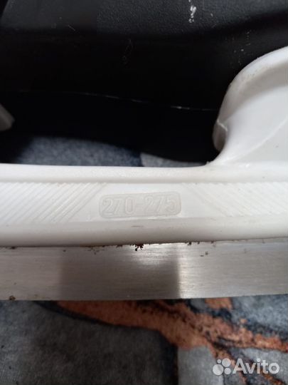 Коньки хоккейные