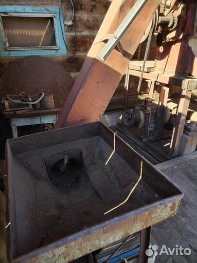 Мельница для зерна бу