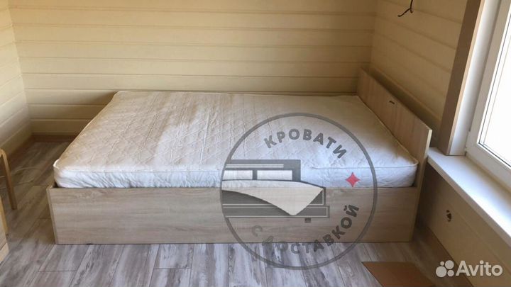 Кровать с матрасом