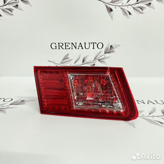 Фонарь задний левый внутренний Honda Accord 8 08-1