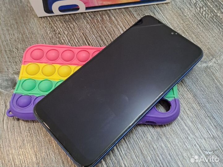 Samsung Galaxy A10, 2/32 ГБ