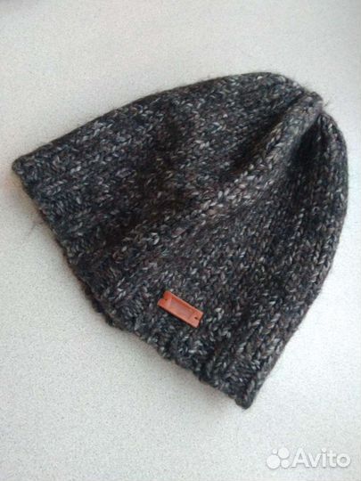 Шапка Levi's, панама Benetton