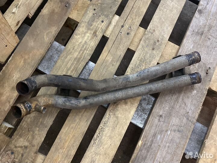 Toyota Previa 1 патрубок охлаждения