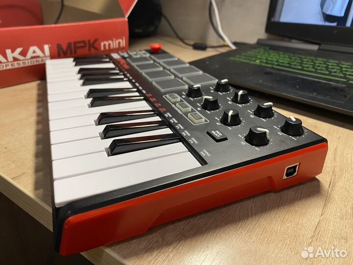Midi клавиатура akai mini mk2