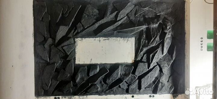 Имитация скалы в интерьере