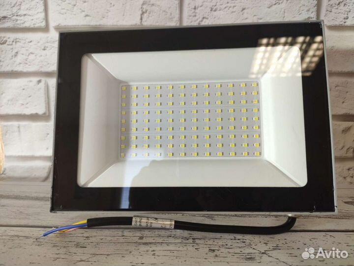 Прожектор 100Вт