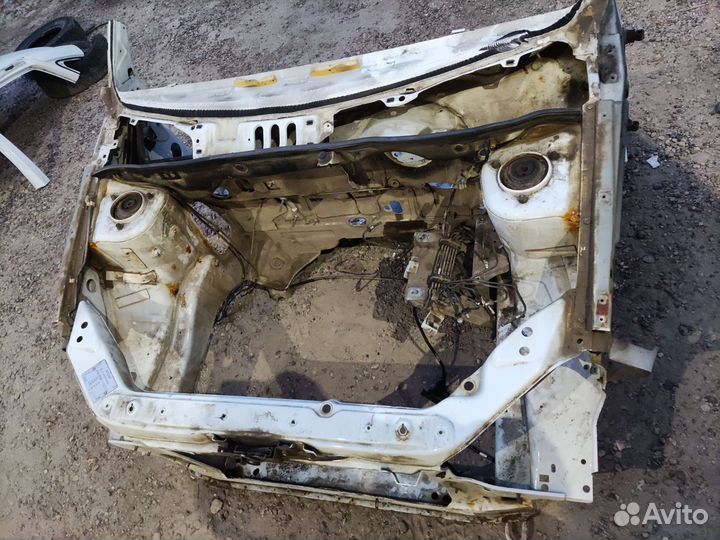 Передняя часть кузова Лада Гранта