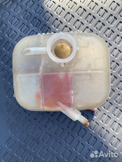 Расширительный бачок opel astra h gm с крышкой