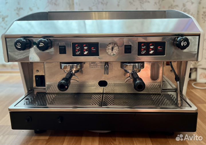 Кофемашина рожковая Итальянская Wega