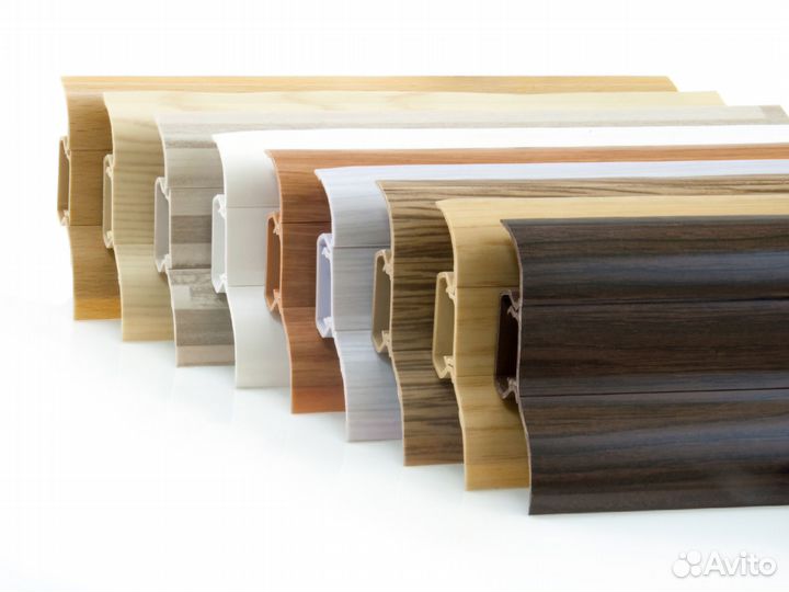 Упаковщик пластиковых плинтусов