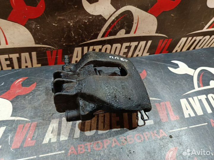 Суппорт тормозной передний правый Volvo S80 седан