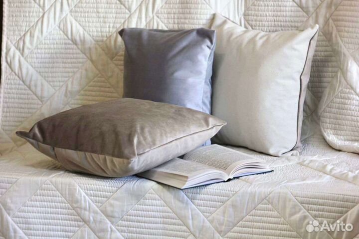 Подушка новая декоративная