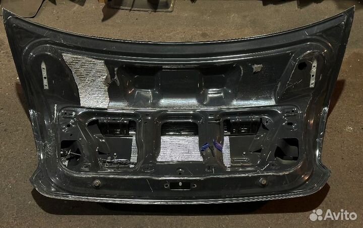 Крышка багажника Volkswagen Polo дефект