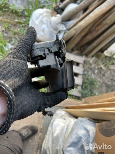 Замок двери задней митсубиси каризма