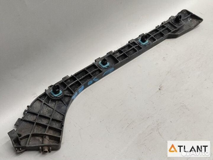 Крепление бампера задняя правая toyota prius