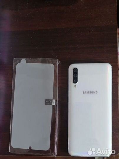 Samsung Galaxy A50, 4/64 ГБ