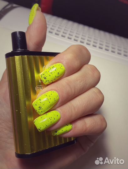 Модель на ноготочки