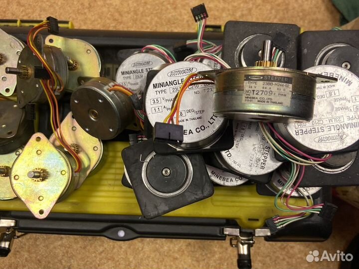 Шаговый двигатель