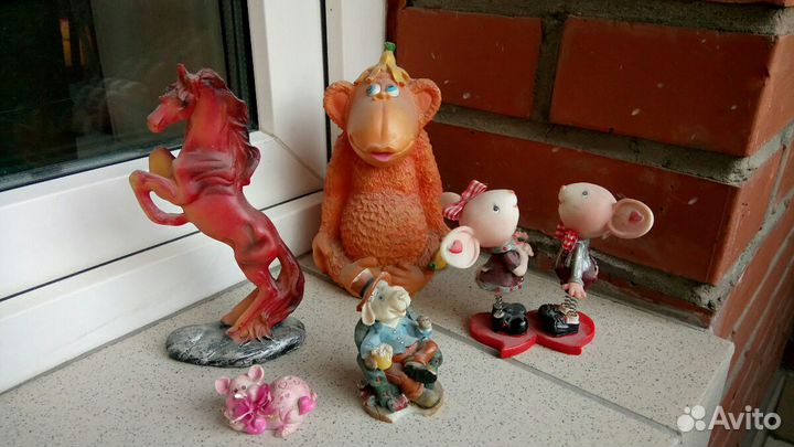 Игрушка статуэтка