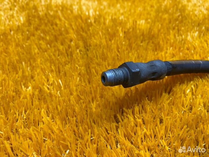 Шланг тормозной задний правый Mercedes-Benz