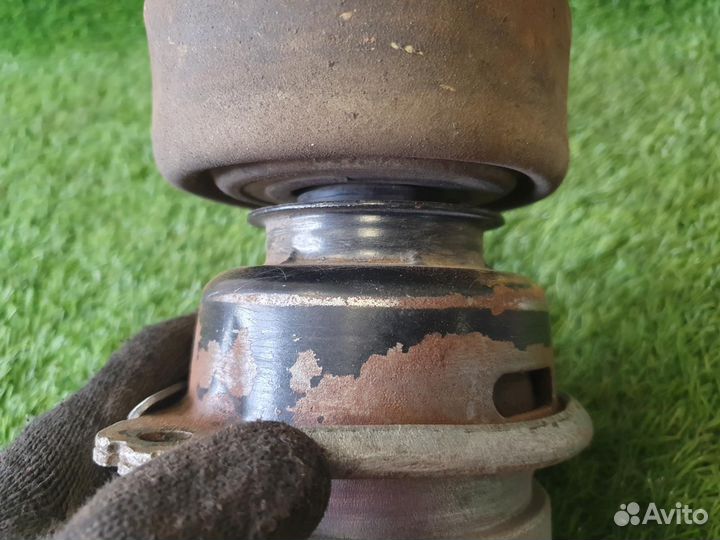 Подушка двигателя опора двс Volkswagen Touareg AXQ