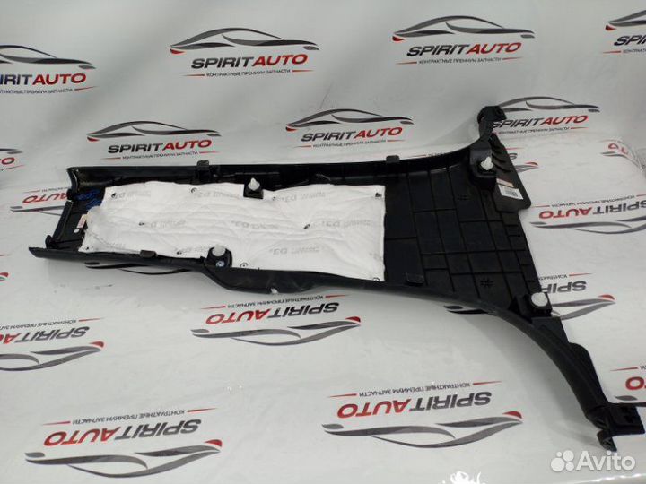 Накладка центральной стойки салона левая Genesis