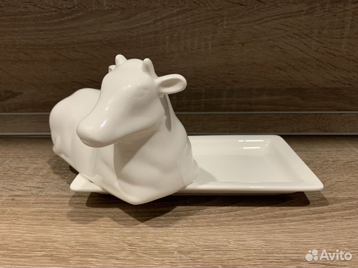 Новая фарфоровая масленка