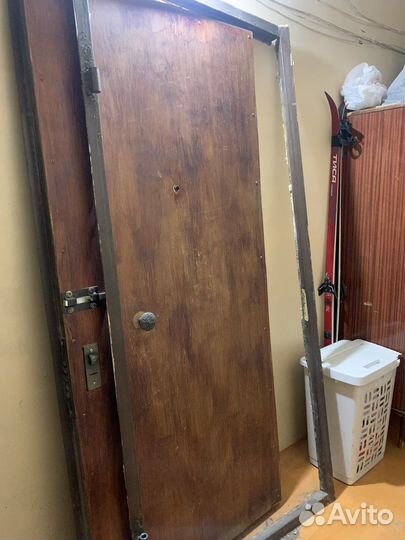Дверь входная металлическая