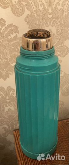 Термос со стеклянной колбой пластмассовый