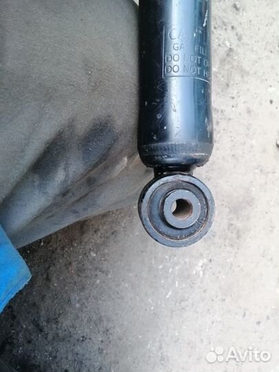 Амортизатор передний Toyota Altezza Mark 2 Chaser