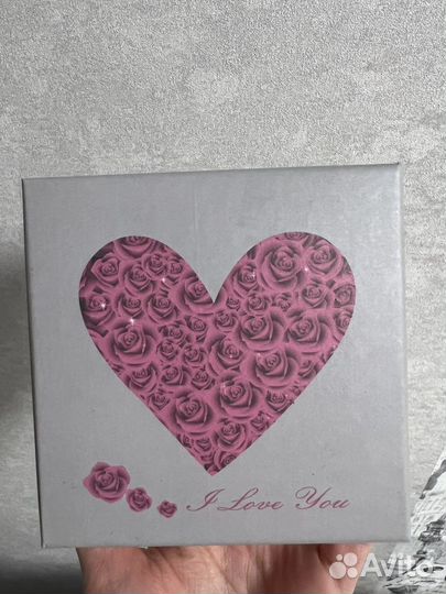 Подарочная коробка