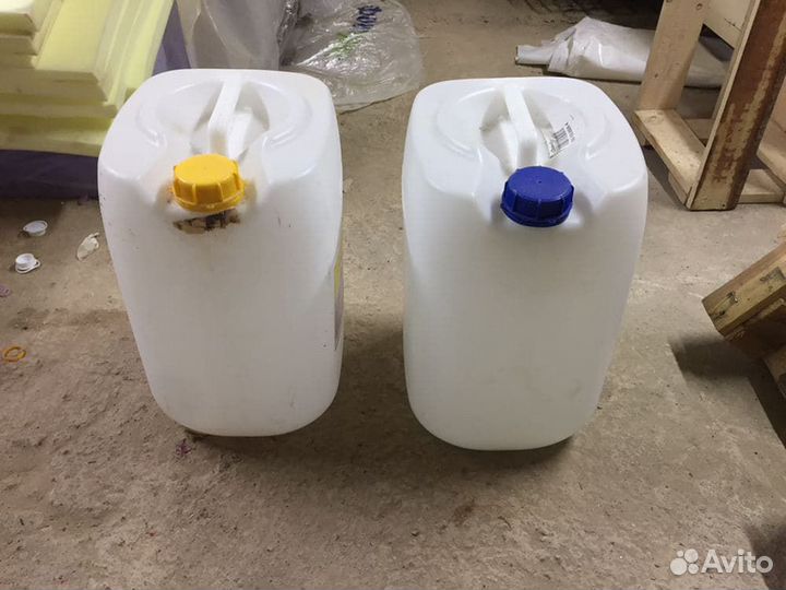 Канистры пластиковые