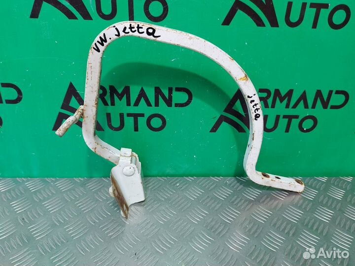 Петля крышки багажника правая Volkswagen Jetta 6
