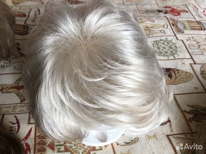 Шиньоны из искусственных волос