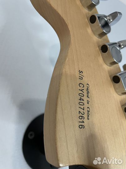 Squier strat Fender электрогитара