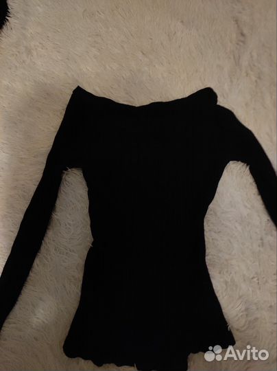 Кофточка с глубоким декольте s размер