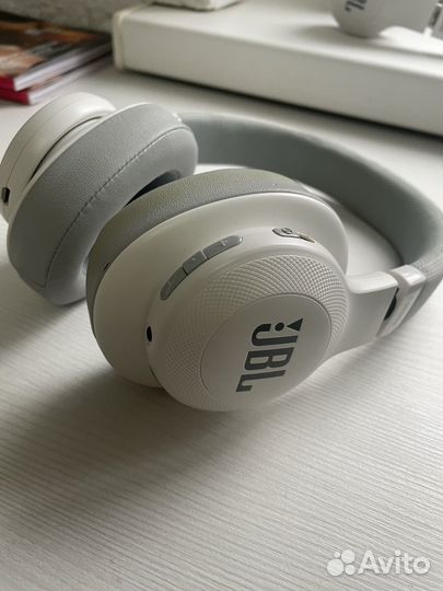 Беспроводные наушники jbl e 55bt