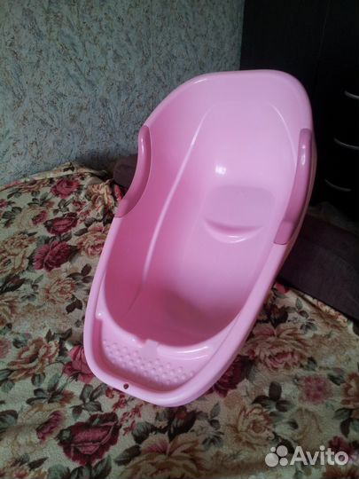 Ванночка, термометр, подушка, накладка на унитаз