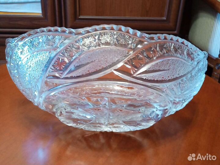 Хрустальная ваза