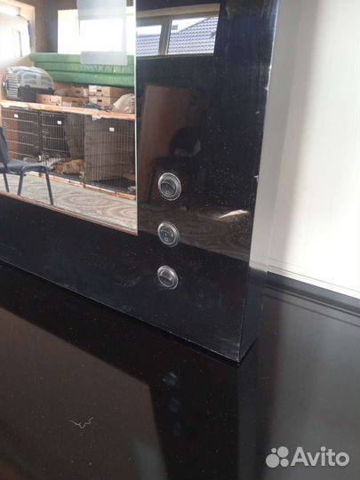 Зеркало со встроенной подсветкой