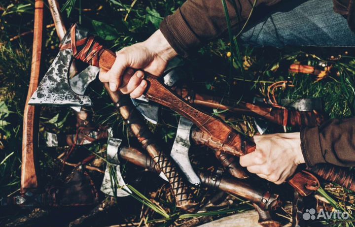 Кованый топор обрядовый Варяг