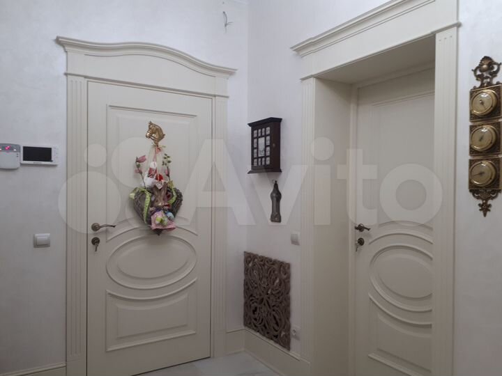 4-к. квартира, 160 м², 1/3 эт.