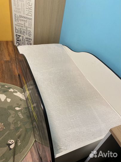 Детская кровать машина