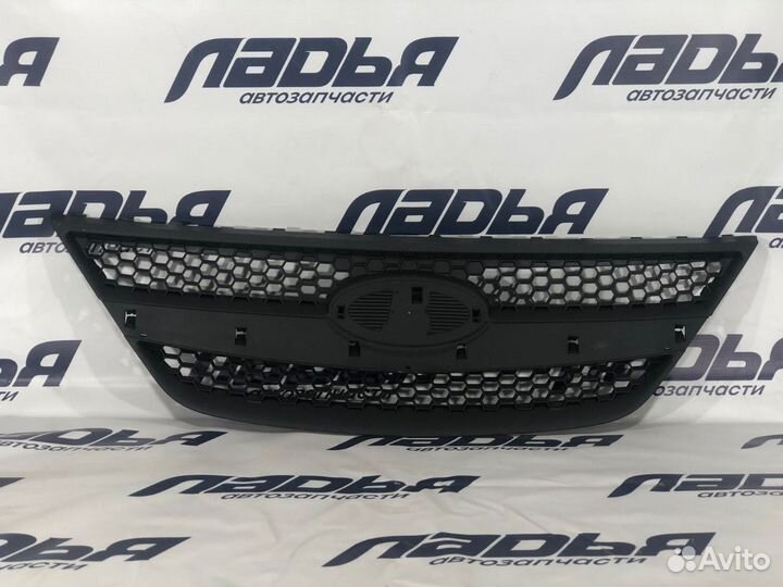 Решетка радиатора ларгус