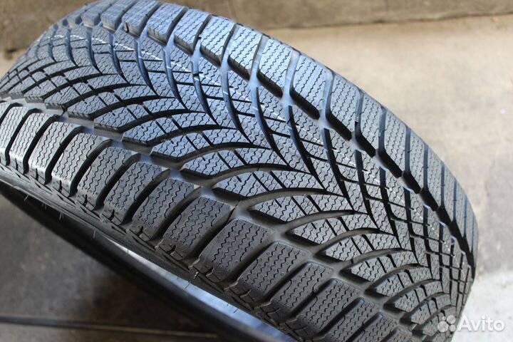 Goodyear UltraGrip Ice 2 225/45 R17 94T