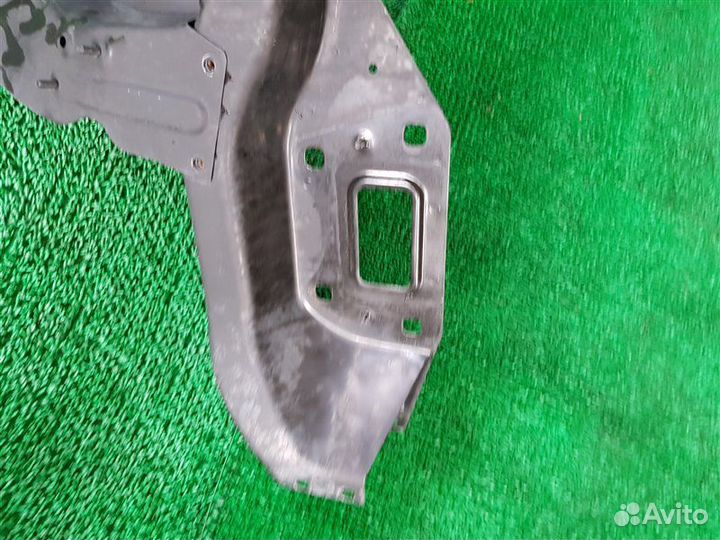 Кронштейн фары правый Mercedes-Benz M-Class