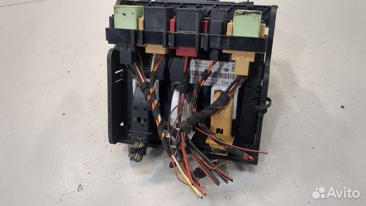 Блок управления бортовой сети Skoda Yeti