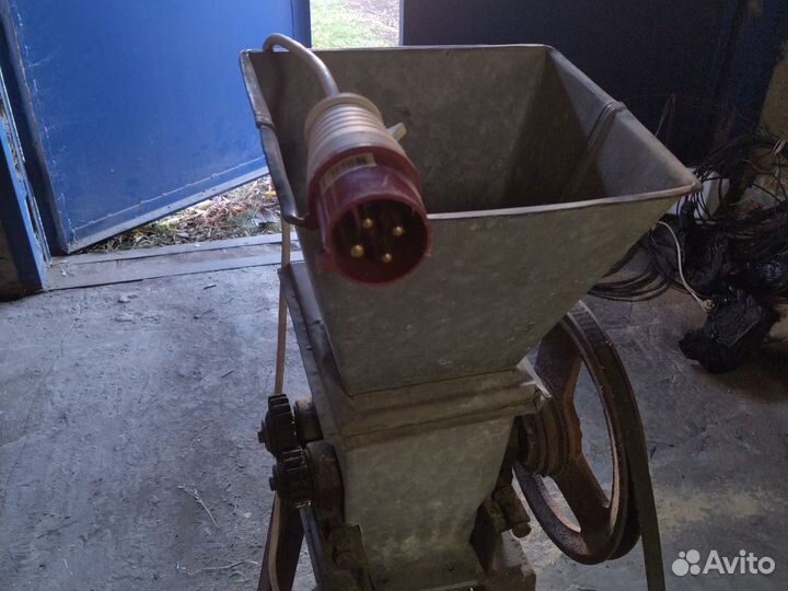 Зернодробилка 3 фазы